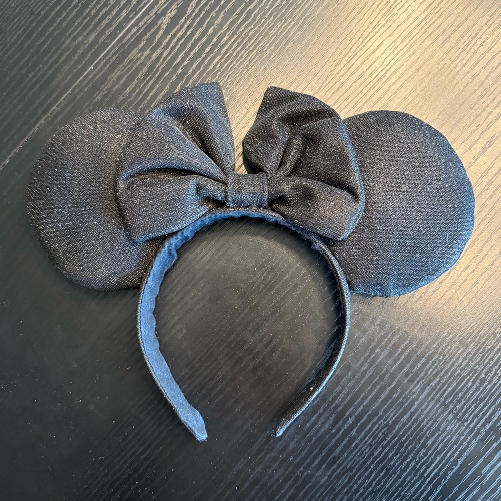 sparkly black Minnie mouse ears